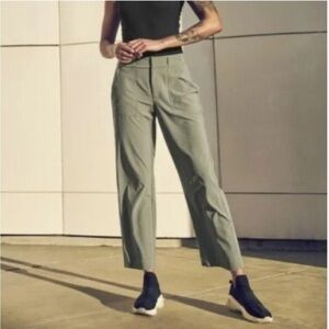 Athleta Textured Brooklyn Olive Green Jogger Pants Pockets